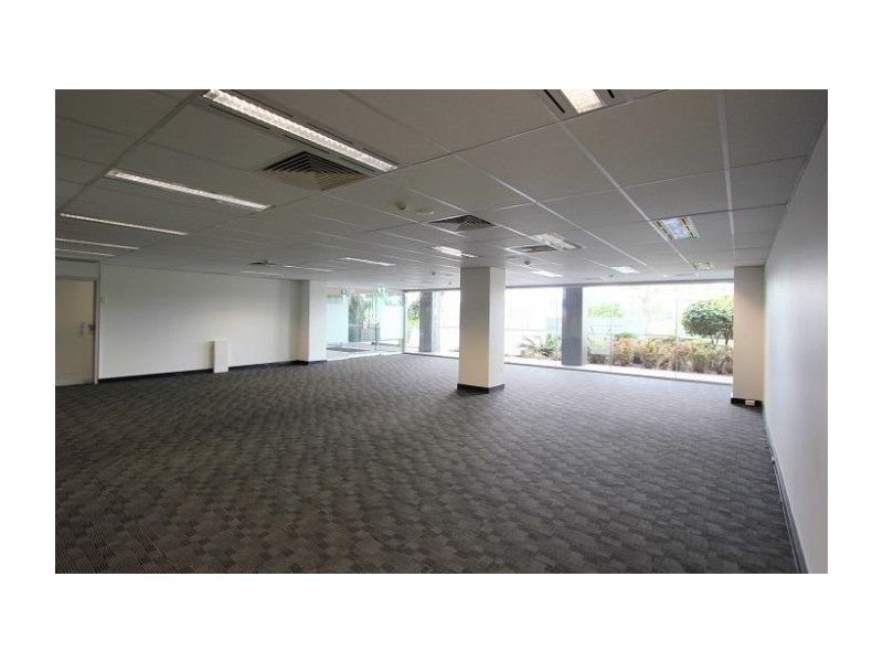 SG3/303 Coronation Drive, Milton QLD 4064