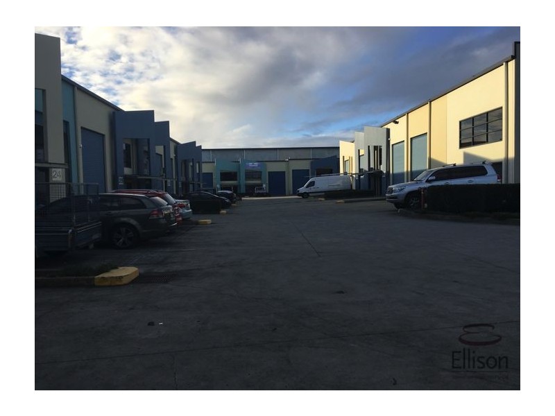 23/8 Riverland Drive, Loganholme QLD 4129