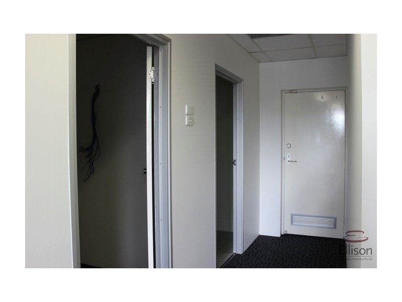 35 Kingston Road, Woodridge QLD 4114