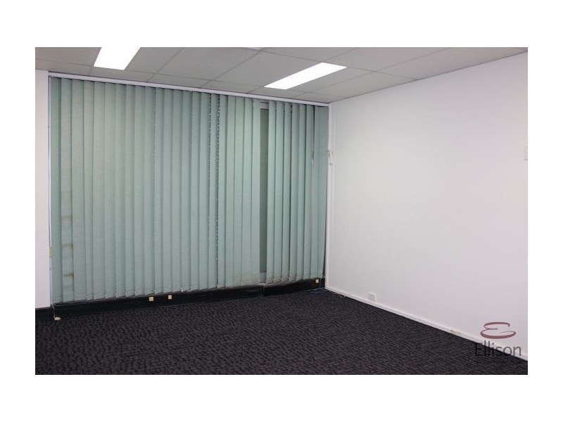 35 Kingston Road, Woodridge QLD 4114