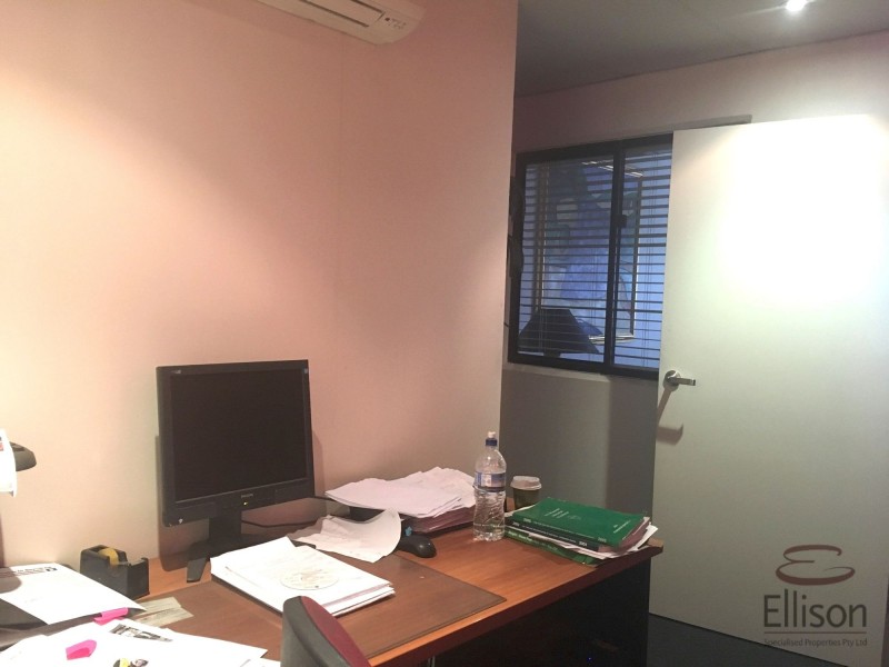 2/33 Meakin Road, Meadowbrook QLD 4131