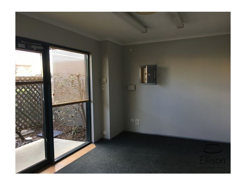 61 Nealdon Drive, Meadowbrook QLD 4131