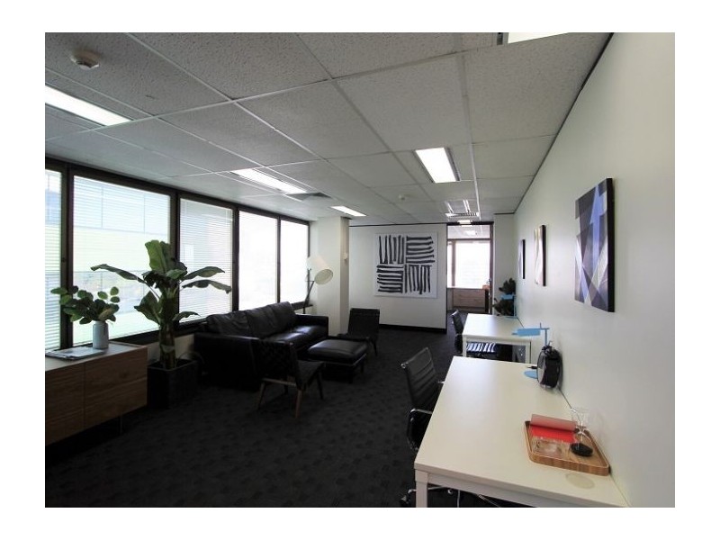 6.04/303 Coronation Drive, Milton QLD 4064