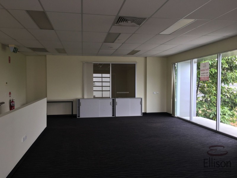 8/3-19 University Drive, Meadowbrook QLD 4131