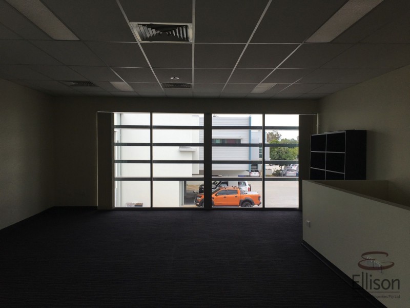 8/3-19 University Drive, Meadowbrook QLD 4131