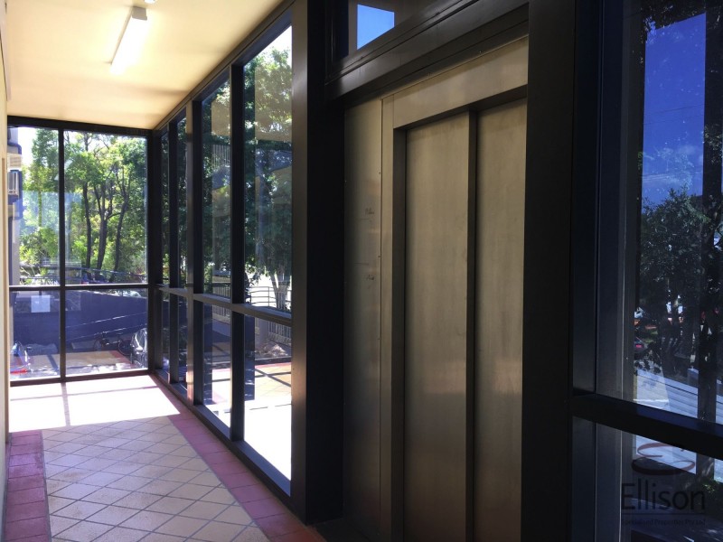 2/6 Vanessa Boulevard, Springwood QLD 4127