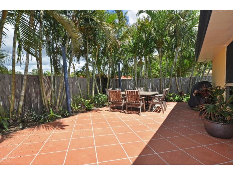 8 Sutton Court, Parkwood QLD 4214