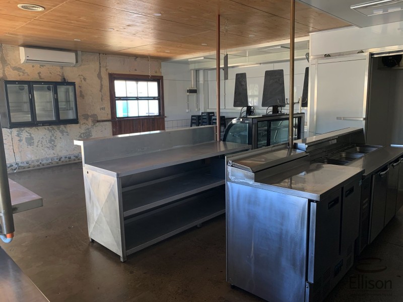 Unit 1 (a) 17 Manufacturer Drive, Molendinar QLD 4214