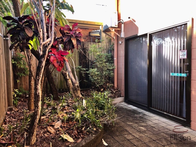 1/24 Vanessa Boulevard, Springwood QLD 4127
