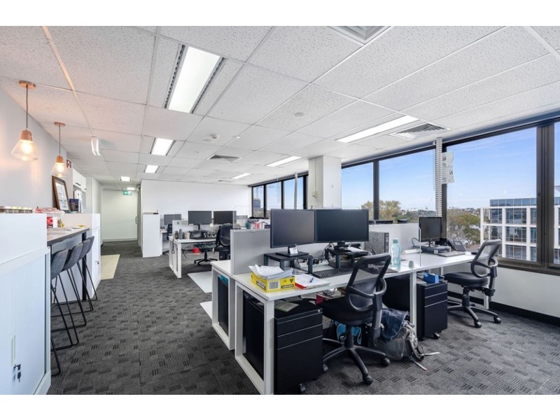 2.04/303 Coronation Drive, Milton QLD 4064