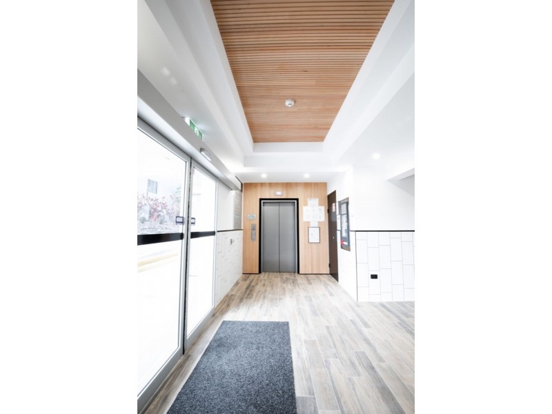 12B, Level 1/3-15 Dennis Road, Springwood QLD 4127