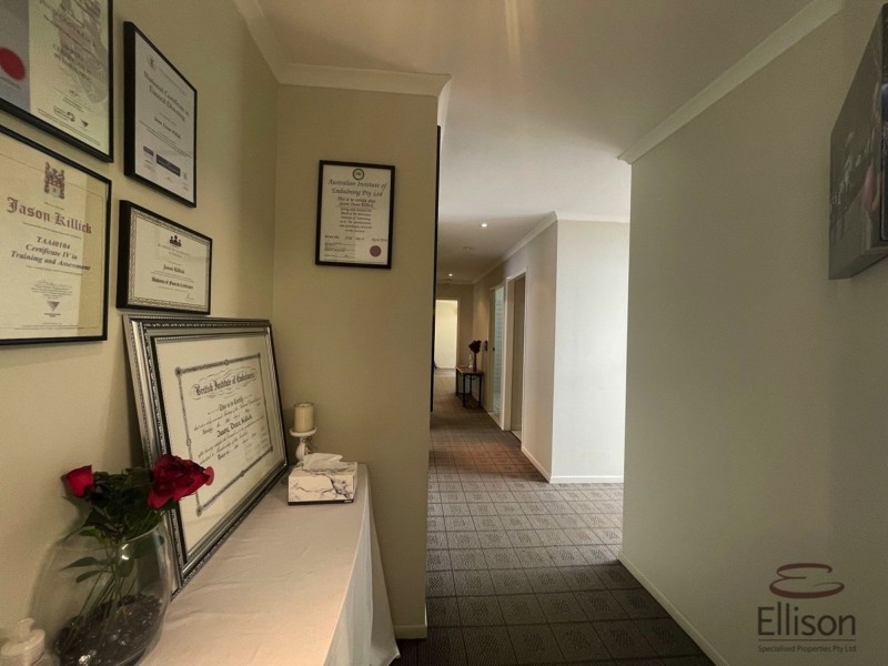 37 Vanessa Boulevard, Springwood QLD 4127