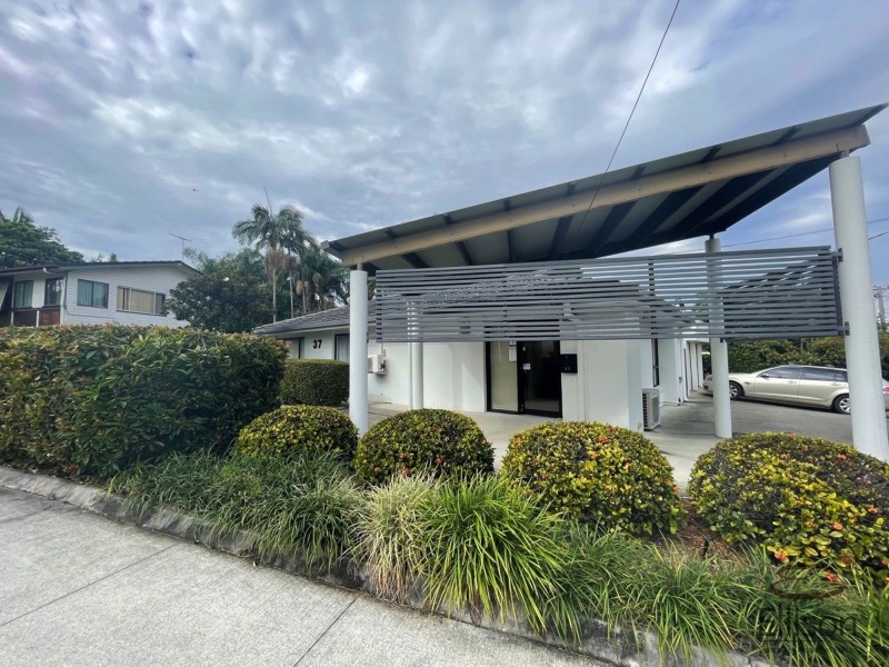 37 Vanessa Boulevard, Springwood QLD 4127