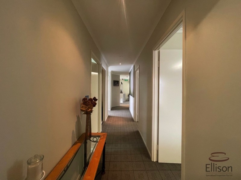 37 Vanessa Boulevard, Springwood QLD 4127