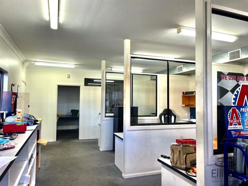 2/70 Nestor Drive, Meadowbrook QLD 4131