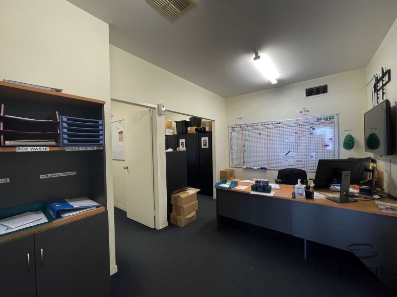 1/70-74 Meakin Road, Meadowbrook QLD 4131