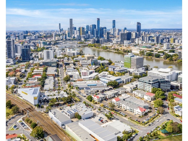 Suite 802. lev 8, 301 Coronation Drive, Milton QLD 4064