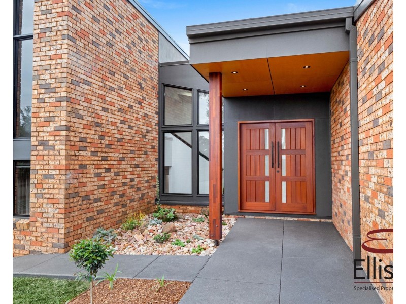 142 Shailer Road, Shailer Park QLD 4128