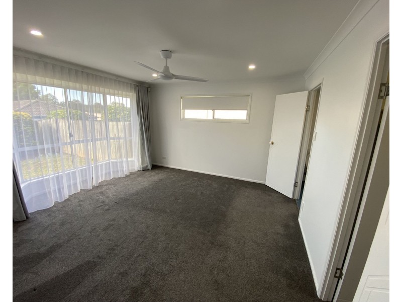4/8 John Paul Drive, Daisy Hill QLD 4127