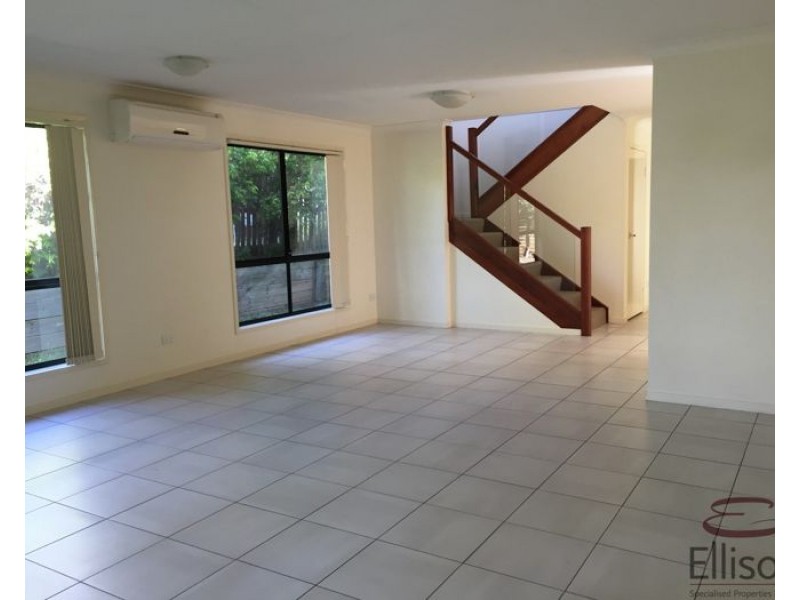 2/2 Auburn Court, Ormeau QLD 4208