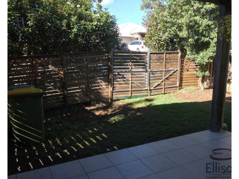 2/2 Auburn Court, Ormeau QLD 4208