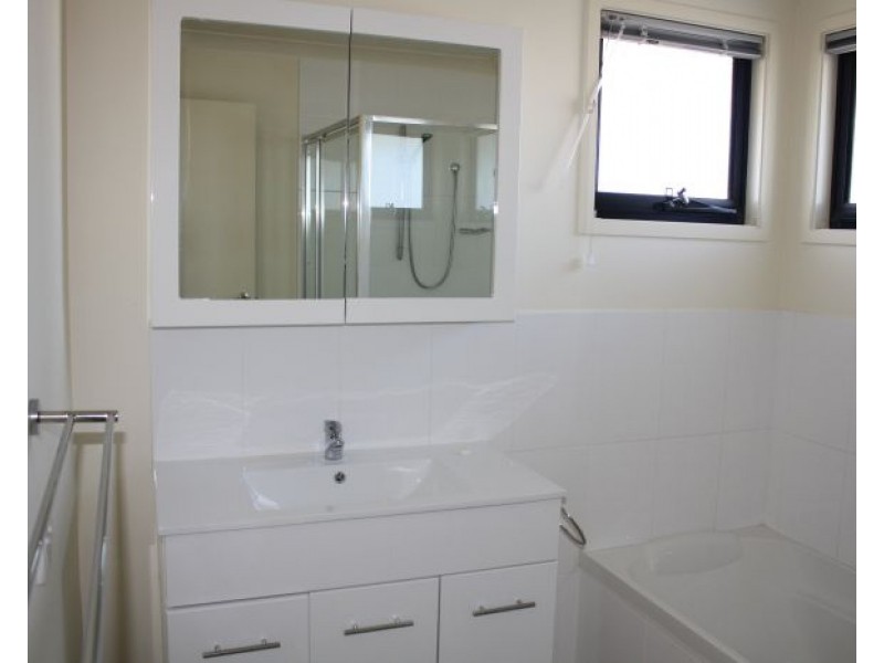 2/2 Auburn Court, Ormeau QLD 4208