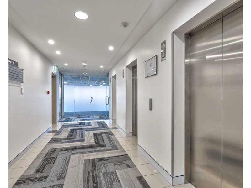 Suite 3 Level 4/303 Coronation Drive, Milton QLD 4064