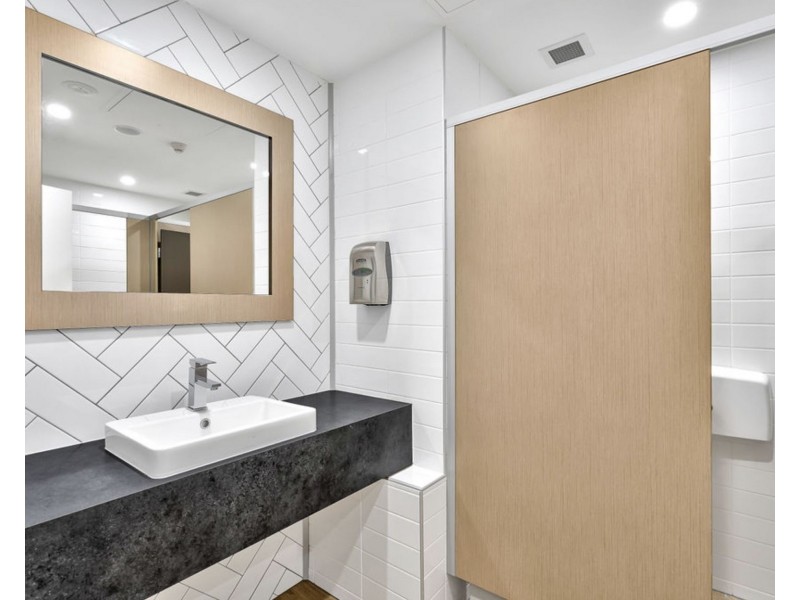 Suite 3 Level 4/303 Coronation Drive, Milton QLD 4064