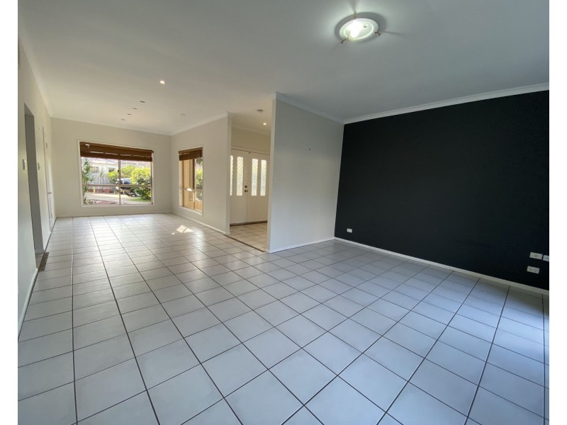 5/8 John Paul Drive, Daisy Hill QLD 4127