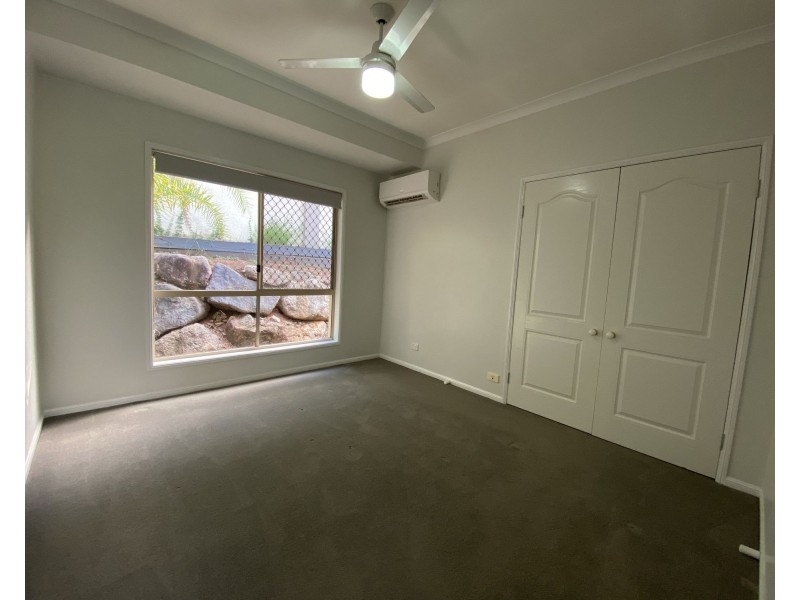 5/8 John Paul Drive, Daisy Hill QLD 4127