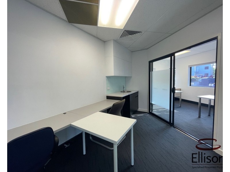 4B/2404 Logan Road, Eight Mile Plains QLD 4113