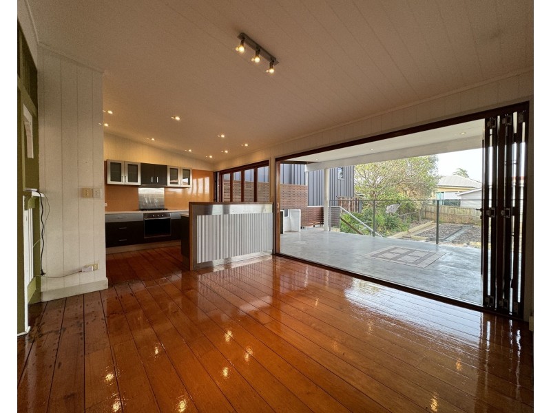 30 Ross Street, Woolloongabba QLD 4102