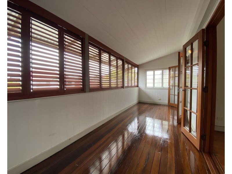 30 Ross Street, Woolloongabba QLD 4102