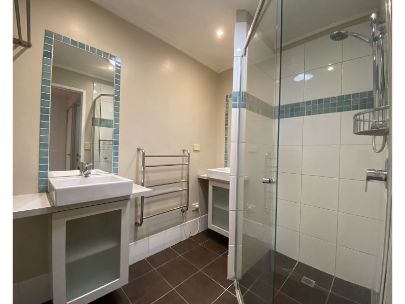 30 Ross Street, Woolloongabba QLD 4102