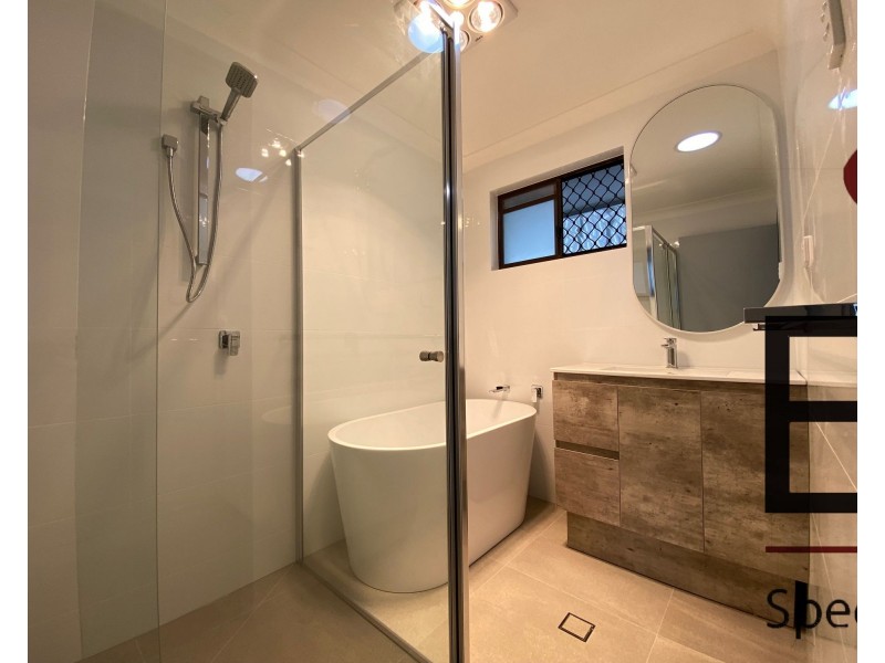 128 Wilson Street, Labrador QLD 4215
