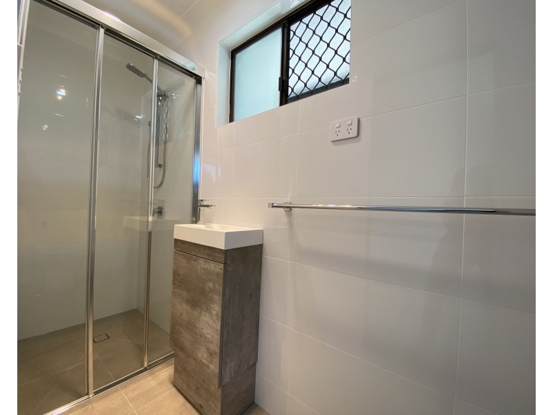 128 Wilson Street, Labrador QLD 4215