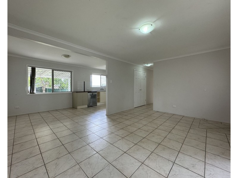 152 Barbaralla Drive, Springwood QLD 4127