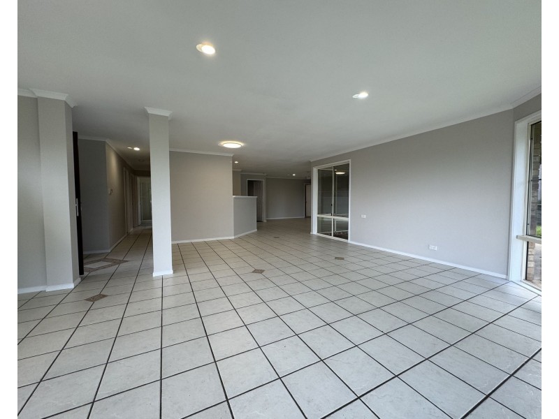 11 Carnea Place, Regents Park QLD 4118