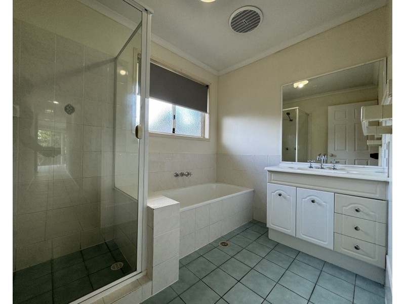 11 Carnea Place, Regents Park QLD 4118
