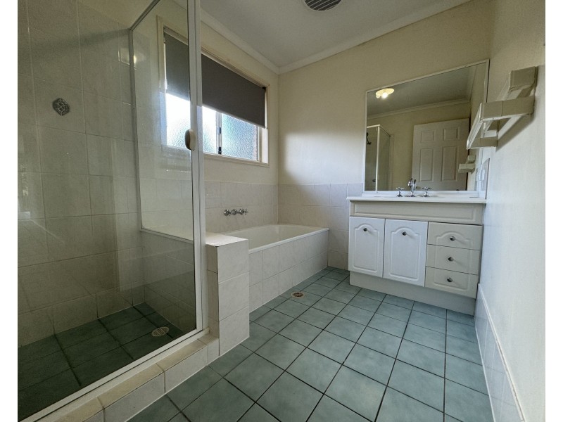 11 Carnea Place, Regents Park QLD 4118