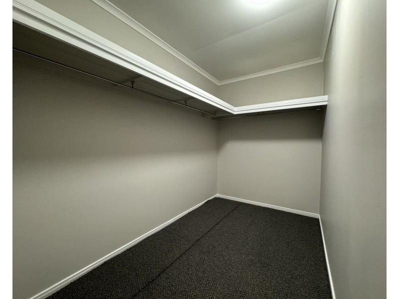 11 Carnea Place, Regents Park QLD 4118