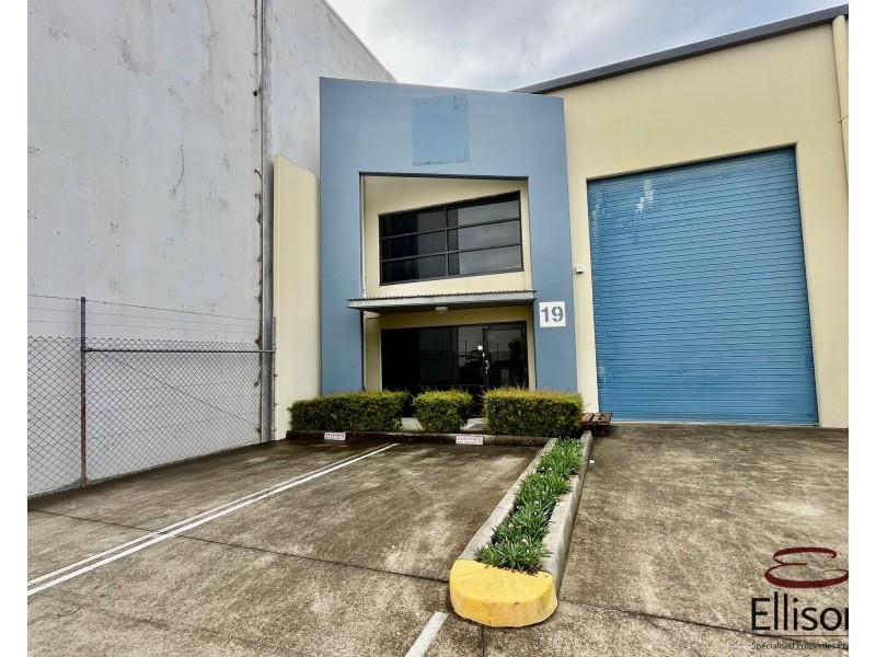 19/8 Riverland Drive, Loganholme QLD 4129