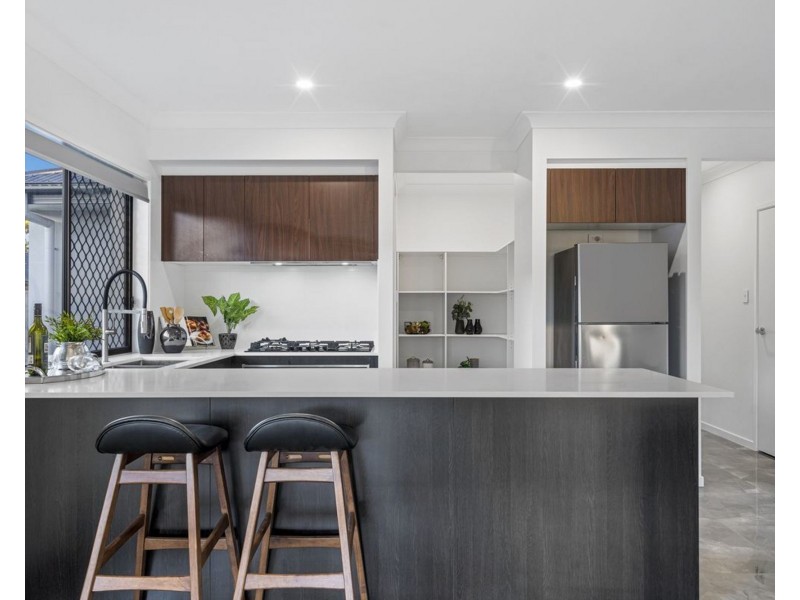 18 Banks Way, Logan Reserve QLD 4133