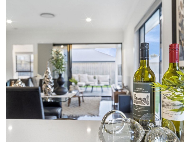 18 Banks Way, Logan Reserve QLD 4133