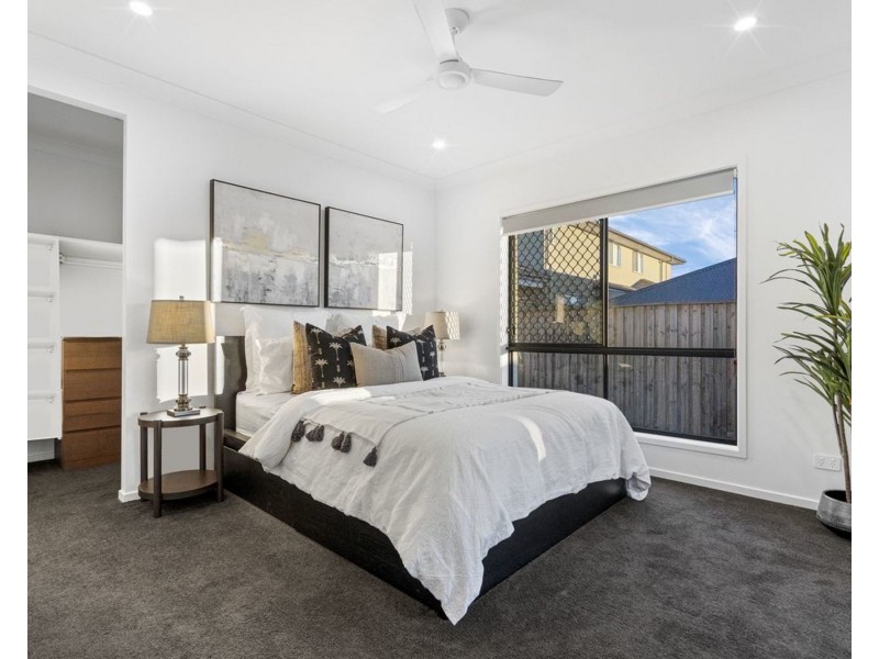 18 Banks Way, Logan Reserve QLD 4133