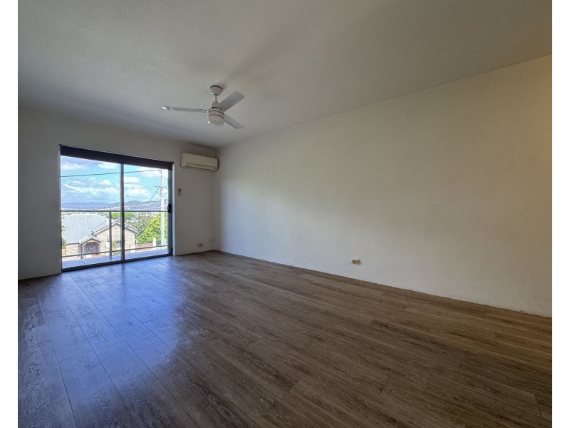 2/140 MUSGRAVES ROAD, Red Hill QLD 4059