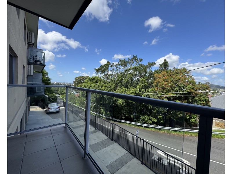 2/140 MUSGRAVES ROAD, Red Hill QLD 4059