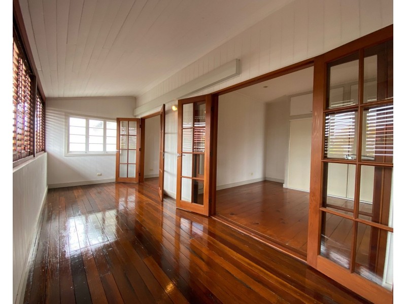 30 Ross Street, Woolloongabba QLD 4102