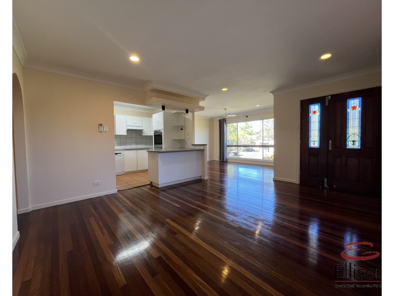 8 FADDEN STREET, Acacia Ridge QLD 4110