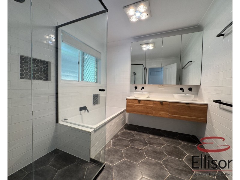 27 TINGI AVENUE, Tanah Merah QLD 4128